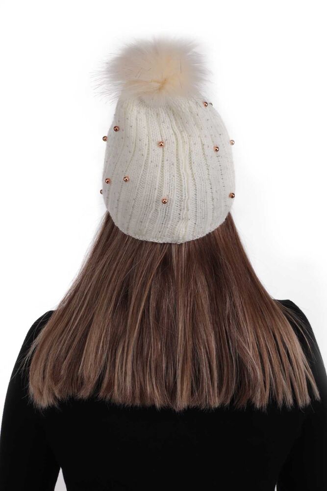 Woman Bobble Hat with Pearls | Cream