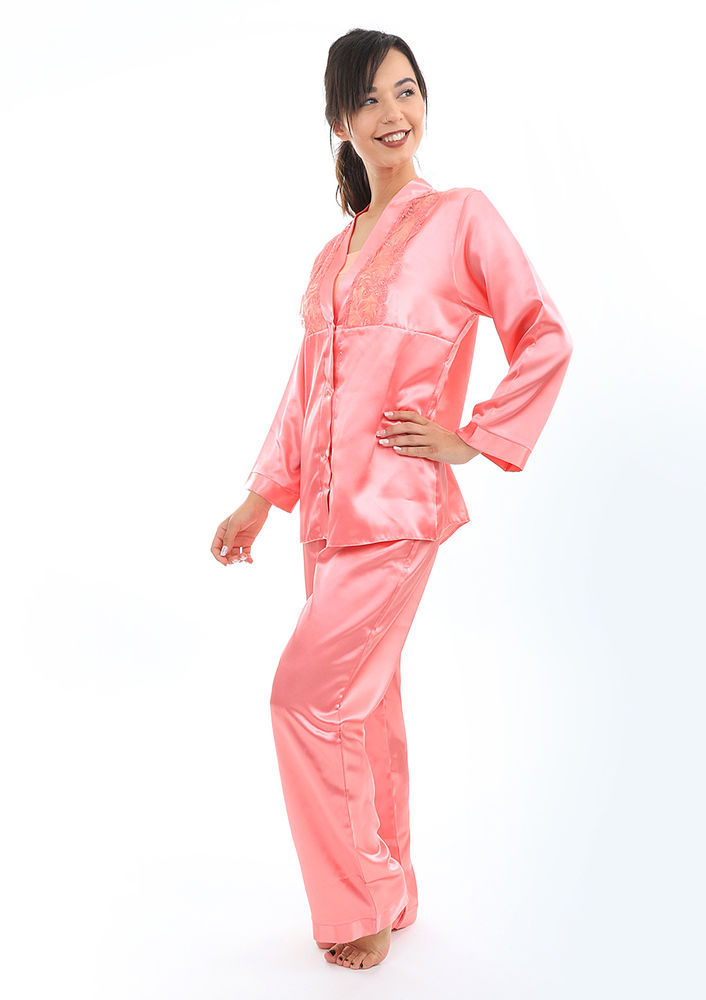 Yakası Güpürlü Düğmeli Saten Pijama Takımı 5075 | Pembe